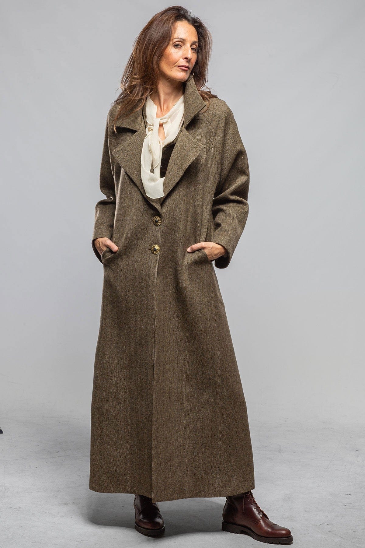 T.ba Yorkshire Oversized Tweed Coat | Axel's of Vail