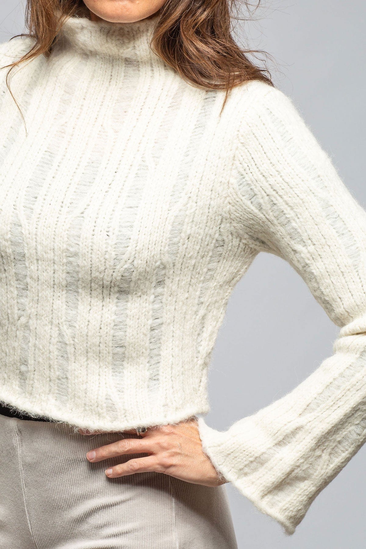 Tania Cropped Baby Alpaca Sweater In Ivory - AXEL'S