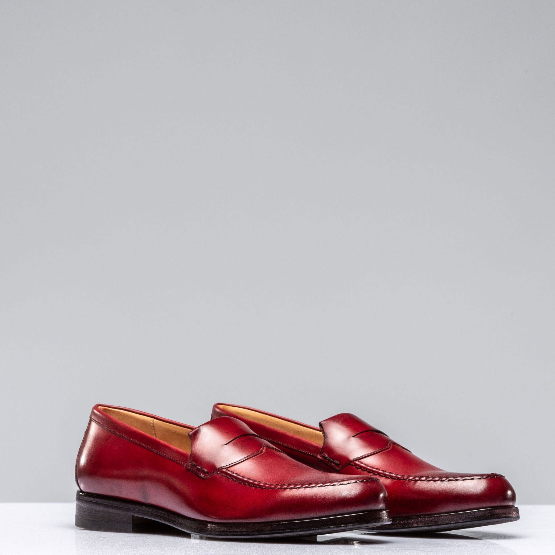 Lucro Loafer In Cherry Antique - AXEL'S
