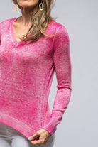 Pari V-Neck Sweater In Hibiscus Pink - AXEL'S