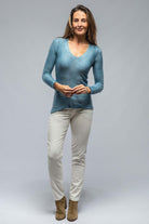 Sloan Soft V-Neck Pullover In Water - AXEL'S