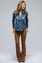 Maddi Fitted Western Shirt in Mid Dark Blue - AXEL'S