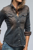 Maddi Fitted Western Snap Shirt In Brown Over Dye - AXEL'S
