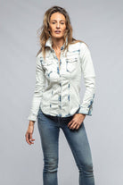 Maddi Fitted Western Snap Shirt In White Over Dye - AXEL'S