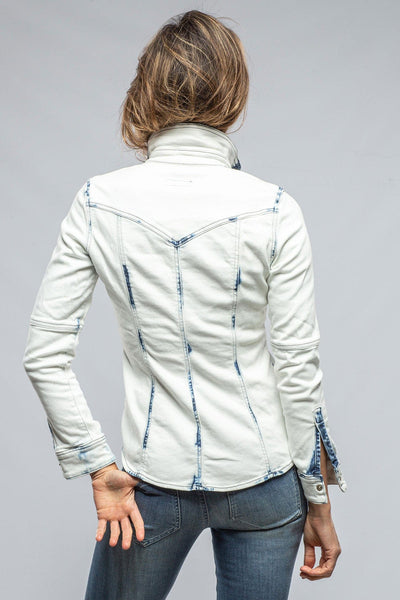 Maddi Fitted Western Snap Shirt In White Over Dye - AXEL'S