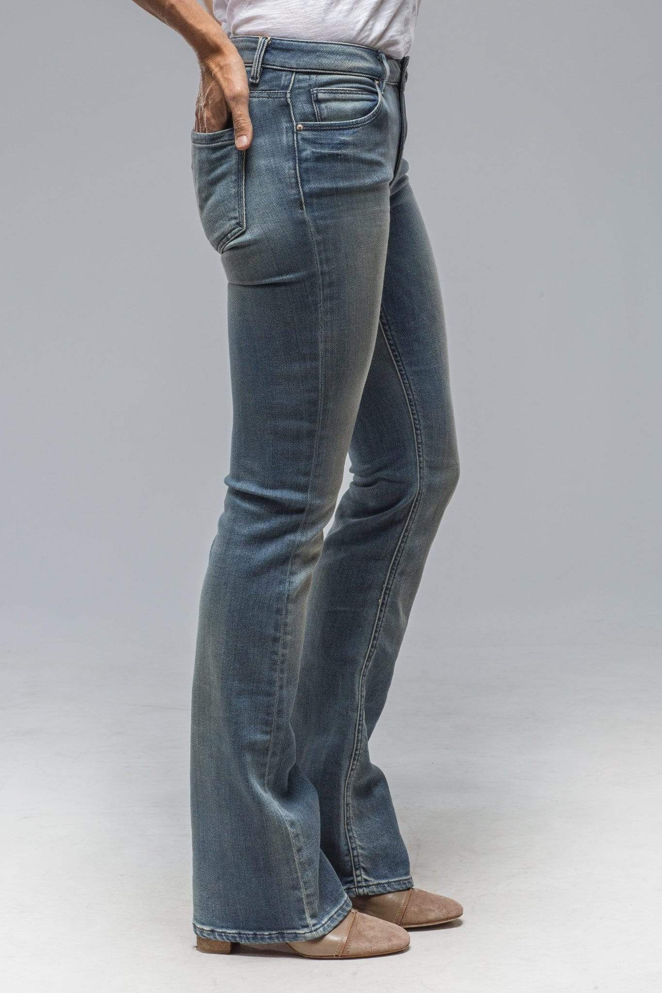 Tommy Flare Jeans in Mid Lt. Blue - AXEL'S