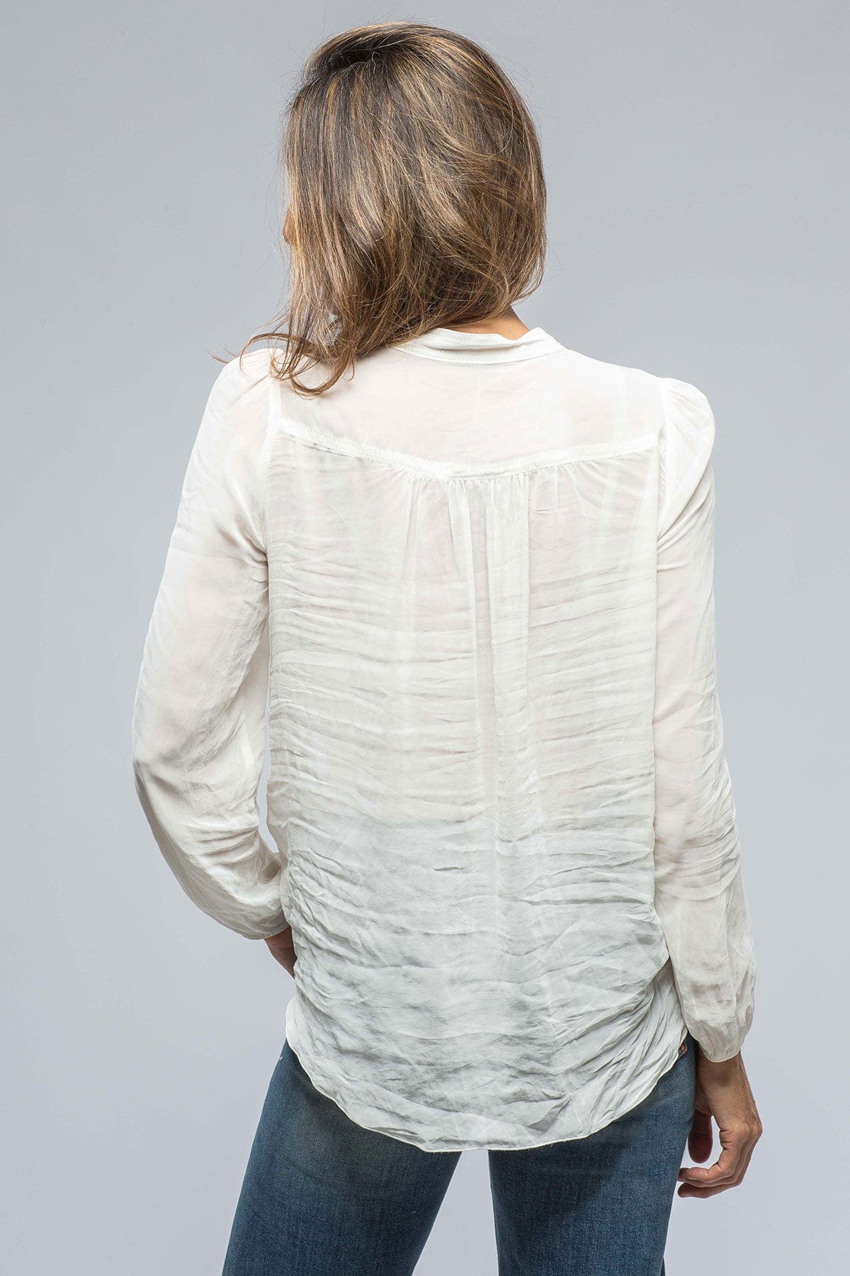 Tessa Wavy Ruffle V-Neck Blouse In White - AXEL'S