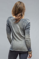 Sali Bi-Color V-Neck Sweater In Natural Avio - AXEL'S