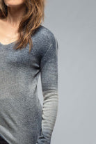 Sali Bi-Color V-Neck Sweater In Natural Avio - AXEL'S