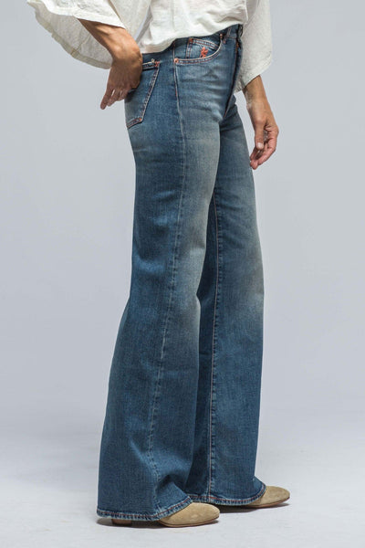 Collins Relaxed Straight Leg Jean In Washed Blue - AXEL'S