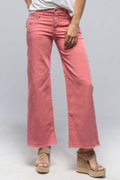 Elisa Open Hem Jean In Coral - AXEL'S