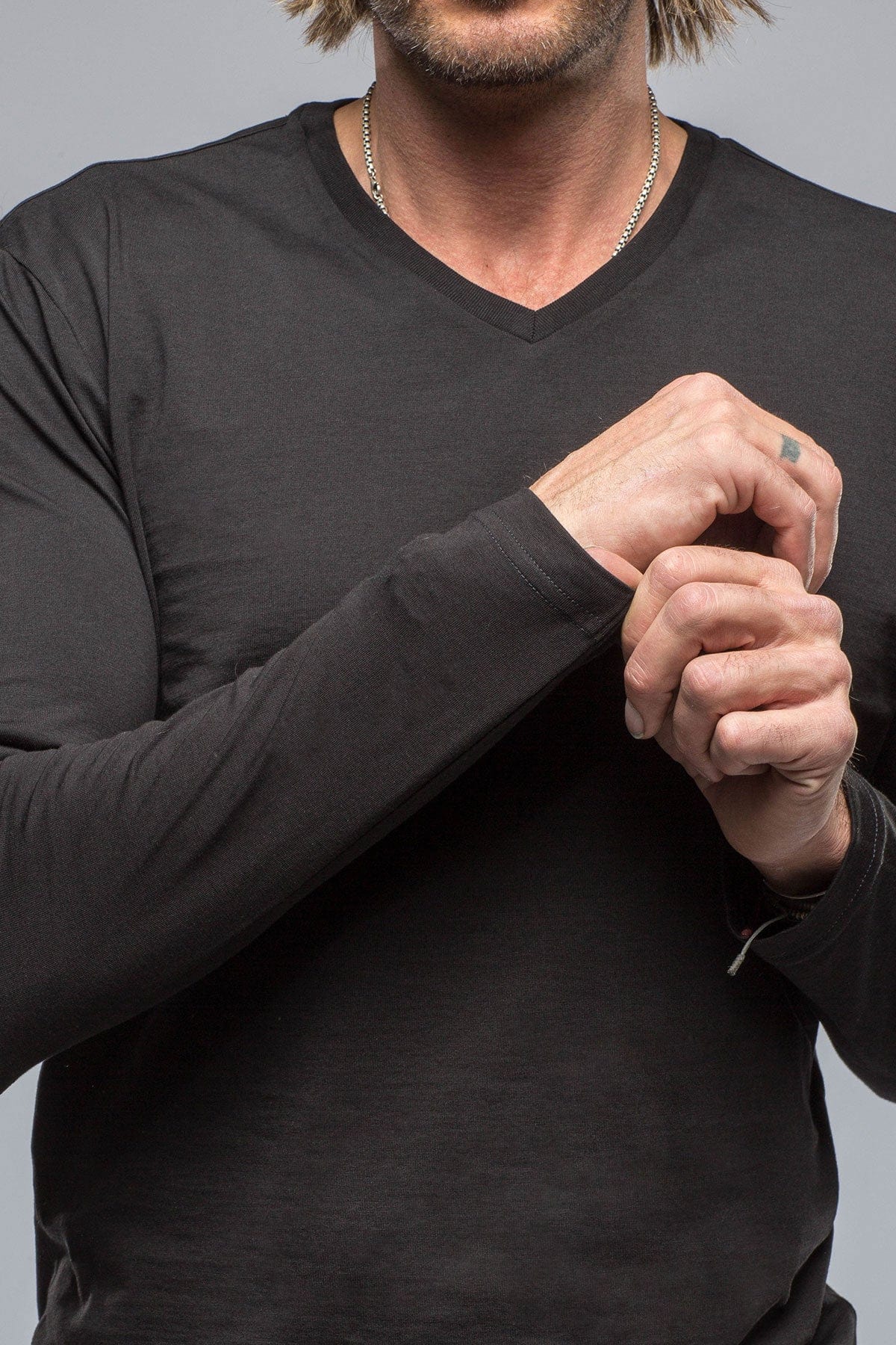 Georg Roth Del Mar LS V-Neck in Black – AXEL'S