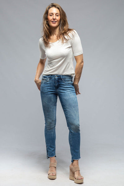 MAC Rich Slim Chic in Authentic Bleach Wash - AXEL'S