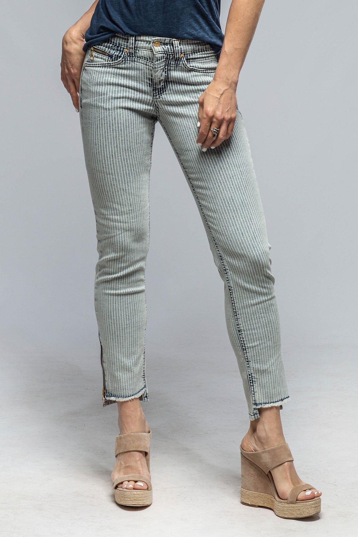 MAC Rich Slim Chic in Statement Stripe - AXEL'S