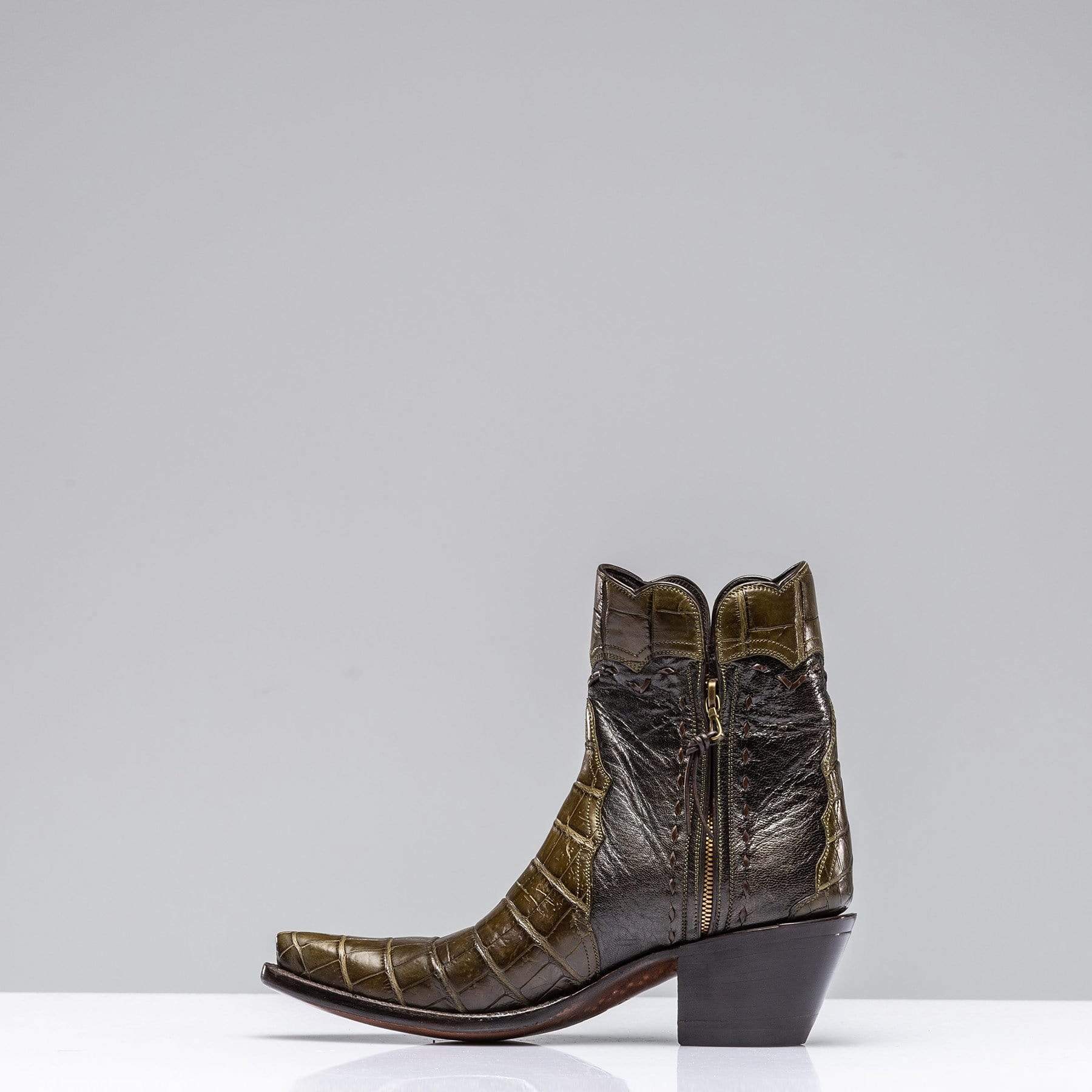 ココ⭐︎ロイ Stallion Boots Pearlized Crocodile Gallegos Zorro | Axel's of Vail