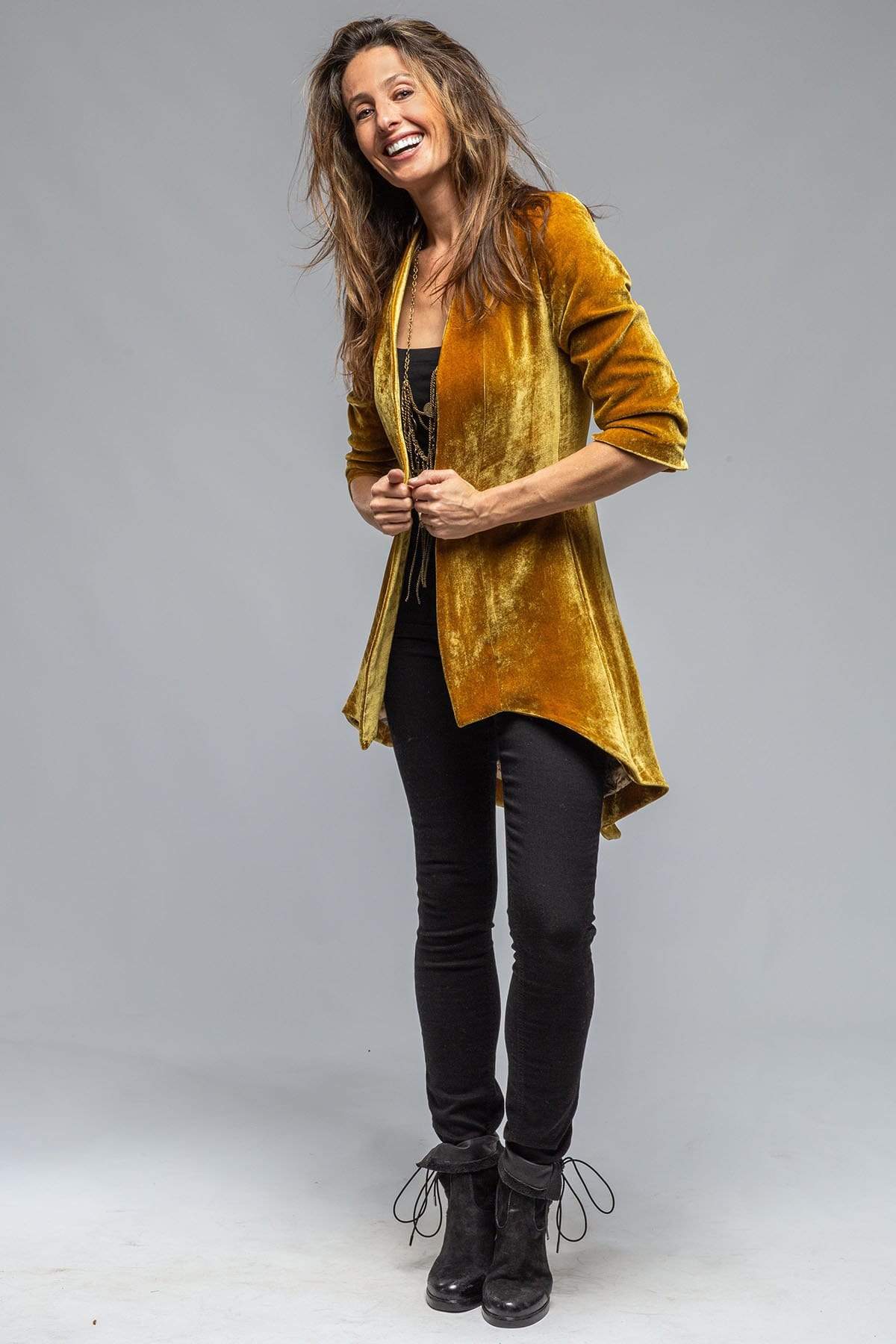 Morgana Short Velvet Coat In Gold - AXEL'S